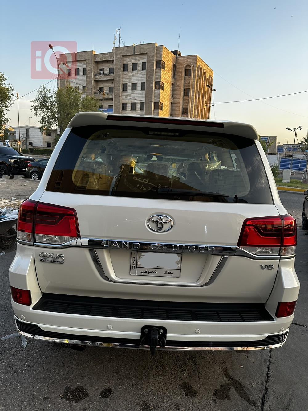 تۆیۆتا لاند کروزەر